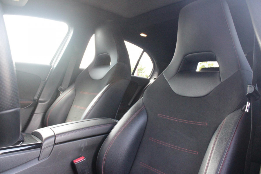 Mercedes-Benz A-Klasse 220 190PK AUTOMAAT BUSINESS SOLUTION AMG | PANORAMA SCHUIF/KANTEL DAK | SFEER VERLICHTING VOOR + ACHTER | STOEL VERWARMING OP BEIDE VOORSTOELEN | MULTIBEAM LED KOPLAMPEN | ACHTERUITRIJ CAMERA | APPLE CARPLAY/ANDROID AUTO | NAVIGATIE | CRUISE CONTROL | NIGHT PAKKET | VERKEERSLICHTEN WEERGAVE | 17" LICHTMETALEN VELGEN AMG | HEMELBEKLEDING ZWART | MBUX MULTIMEDIA SYSTEEM | SPORTSTOELEN | PARKEERSENSOREN VOOR + ACHTER | DRAADLOZE TELEFOONLADER |