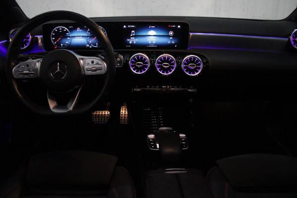 Mercedes-Benz A-Klasse 220 190PK AUTOMAAT BUSINESS SOLUTION AMG | PANORAMA SCHUIF/KANTEL DAK | SFEER VERLICHTING VOOR + ACHTER | STOEL VERWARMING OP BEIDE VOORSTOELEN | MULTIBEAM LED KOPLAMPEN | ACHTERUITRIJ CAMERA | APPLE CARPLAY/ANDROID AUTO | NAVIGATIE | CRUISE CONTROL | NIGHT PAKKET | VERKEERSLICHTEN WEERGAVE | 17" LICHTMETALEN VELGEN AMG | HEMELBEKLEDING ZWART | MBUX MULTIMEDIA SYSTEEM | SPORTSTOELEN | PARKEERSENSOREN VOOR + ACHTER | DRAADLOZE TELEFOONLADER |