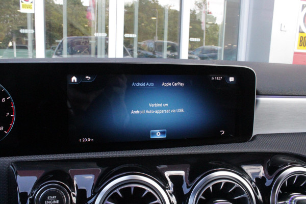 Mercedes-Benz A-Klasse 220 190PK AUTOMAAT BUSINESS SOLUTION AMG | PANORAMA SCHUIF/KANTEL DAK | SFEER VERLICHTING VOOR + ACHTER | STOEL VERWARMING OP BEIDE VOORSTOELEN | MULTIBEAM LED KOPLAMPEN | ACHTERUITRIJ CAMERA | APPLE CARPLAY/ANDROID AUTO | NAVIGATIE | CRUISE CONTROL | NIGHT PAKKET | VERKEERSLICHTEN WEERGAVE | 17" LICHTMETALEN VELGEN AMG | HEMELBEKLEDING ZWART | MBUX MULTIMEDIA SYSTEEM | SPORTSTOELEN | PARKEERSENSOREN VOOR + ACHTER | DRAADLOZE TELEFOONLADER |