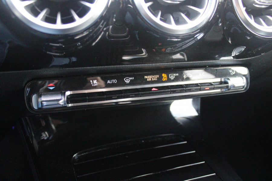 Mercedes-Benz A-Klasse 220 190PK AUTOMAAT BUSINESS SOLUTION AMG | PANORAMA SCHUIF/KANTEL DAK | SFEER VERLICHTING VOOR + ACHTER | STOEL VERWARMING OP BEIDE VOORSTOELEN | MULTIBEAM LED KOPLAMPEN | ACHTERUITRIJ CAMERA | APPLE CARPLAY/ANDROID AUTO | NAVIGATIE | CRUISE CONTROL | NIGHT PAKKET | VERKEERSLICHTEN WEERGAVE | 17" LICHTMETALEN VELGEN AMG | HEMELBEKLEDING ZWART | MBUX MULTIMEDIA SYSTEEM | SPORTSTOELEN | PARKEERSENSOREN VOOR + ACHTER | DRAADLOZE TELEFOONLADER |