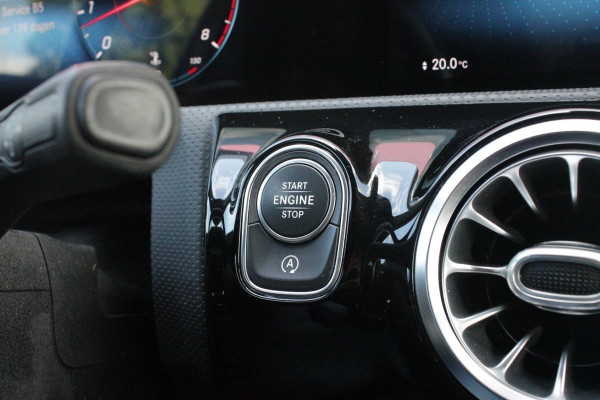 Mercedes-Benz A-Klasse 220 190PK AUTOMAAT BUSINESS SOLUTION AMG | PANORAMA SCHUIF/KANTEL DAK | SFEER VERLICHTING VOOR + ACHTER | STOEL VERWARMING OP BEIDE VOORSTOELEN | MULTIBEAM LED KOPLAMPEN | ACHTERUITRIJ CAMERA | APPLE CARPLAY/ANDROID AUTO | NAVIGATIE | CRUISE CONTROL | NIGHT PAKKET | VERKEERSLICHTEN WEERGAVE | 17" LICHTMETALEN VELGEN AMG | HEMELBEKLEDING ZWART | MBUX MULTIMEDIA SYSTEEM | SPORTSTOELEN | PARKEERSENSOREN VOOR + ACHTER | DRAADLOZE TELEFOONLADER |