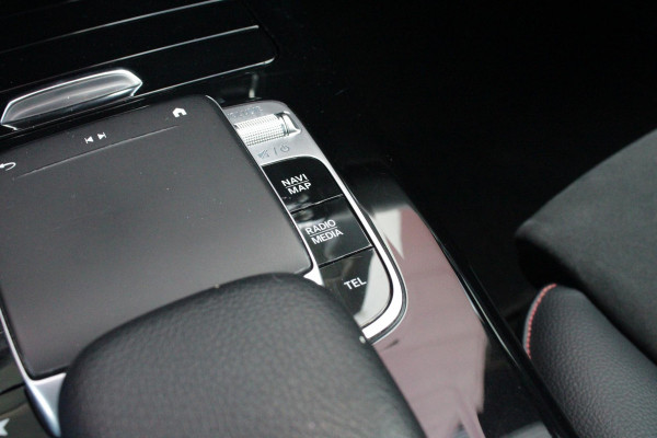 Mercedes-Benz A-Klasse 220 190PK AUTOMAAT BUSINESS SOLUTION AMG | PANORAMA SCHUIF/KANTEL DAK | SFEER VERLICHTING VOOR + ACHTER | STOEL VERWARMING OP BEIDE VOORSTOELEN | MULTIBEAM LED KOPLAMPEN | ACHTERUITRIJ CAMERA | APPLE CARPLAY/ANDROID AUTO | NAVIGATIE | CRUISE CONTROL | NIGHT PAKKET | VERKEERSLICHTEN WEERGAVE | 17" LICHTMETALEN VELGEN AMG | HEMELBEKLEDING ZWART | MBUX MULTIMEDIA SYSTEEM | SPORTSTOELEN | PARKEERSENSOREN VOOR + ACHTER | DRAADLOZE TELEFOONLADER |