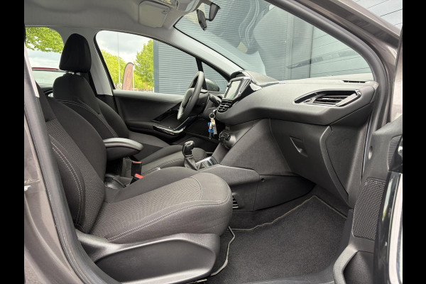 Peugeot 208 1.2 PureTech Blue Lion 2e Eigenaar,5 Deurs,Navi,Airco,Cruise,Pdc,Carplay,N.A.P,Weinig km,Zeer Zuinig,Nieuwe Apk bij Aflevering