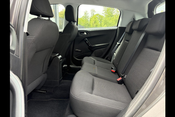 Peugeot 208 1.2 PureTech Blue Lion 2e Eigenaar,5 Deurs,Navi,Airco,Cruise,Pdc,Carplay,N.A.P,Weinig km,Zeer Zuinig,Nieuwe Apk bij Aflevering