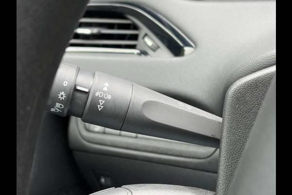 Peugeot 208 1.2 PureTech Blue Lion 2e Eigenaar,5 Deurs,Navi,Airco,Cruise,Pdc,Carplay,N.A.P,Weinig km,Zeer Zuinig,Nieuwe Apk bij Aflevering