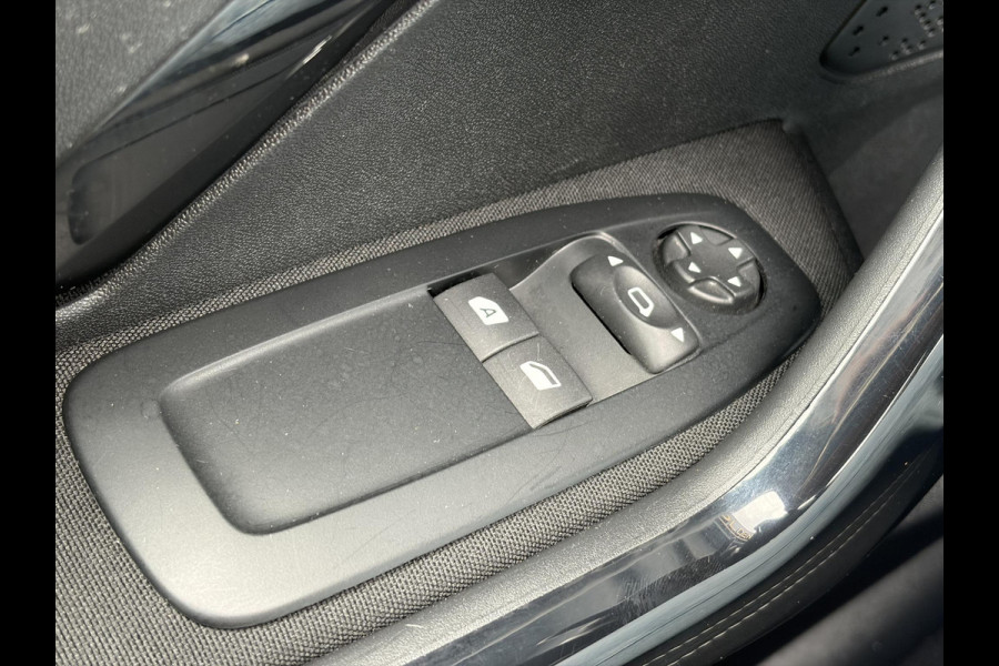 Peugeot 208 1.2 PureTech Blue Lion 2e Eigenaar,5 Deurs,Navi,Airco,Cruise,Pdc,Carplay,N.A.P,Weinig km,Zeer Zuinig,Nieuwe Apk bij Aflevering