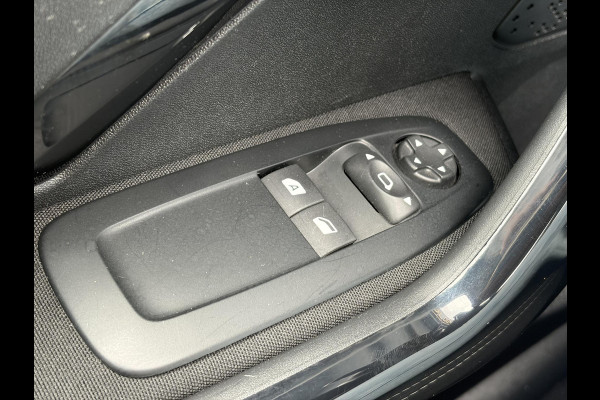 Peugeot 208 1.2 PureTech Blue Lion 2e Eigenaar,5 Deurs,Navi,Airco,Cruise,Pdc,Carplay,N.A.P,Weinig km,Zeer Zuinig,Nieuwe Apk bij Aflevering