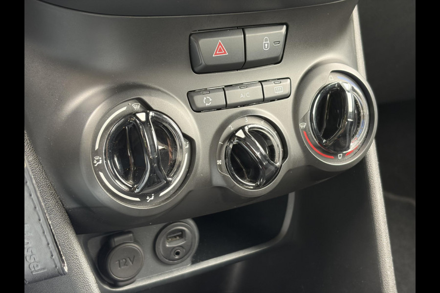 Peugeot 208 1.2 PureTech Blue Lion 2e Eigenaar,5 Deurs,Navi,Airco,Cruise,Pdc,Carplay,N.A.P,Weinig km,Zeer Zuinig,Nieuwe Apk bij Aflevering