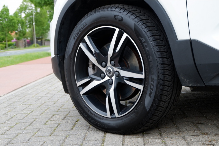 Volvo XC40 2.0 T4 AWD R-disign / INCL. 12 mnd BOVAG / Schuif-kantel dak