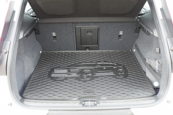 Volvo XC40 2.0 T4 AWD R-disign / INCL. 12 mnd BOVAG / Schuif-kantel dak