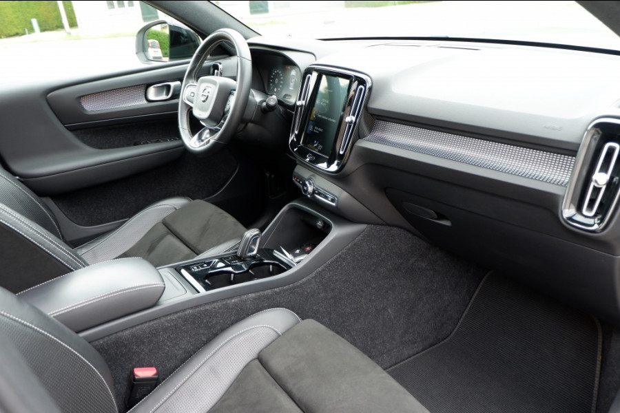 Volvo XC40 2.0 T4 AWD R-disign / INCL. 12 mnd BOVAG / Schuif-kantel dak