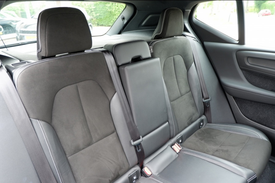 Volvo XC40 2.0 T4 AWD R-disign / INCL. 12 mnd BOVAG / Schuif-kantel dak