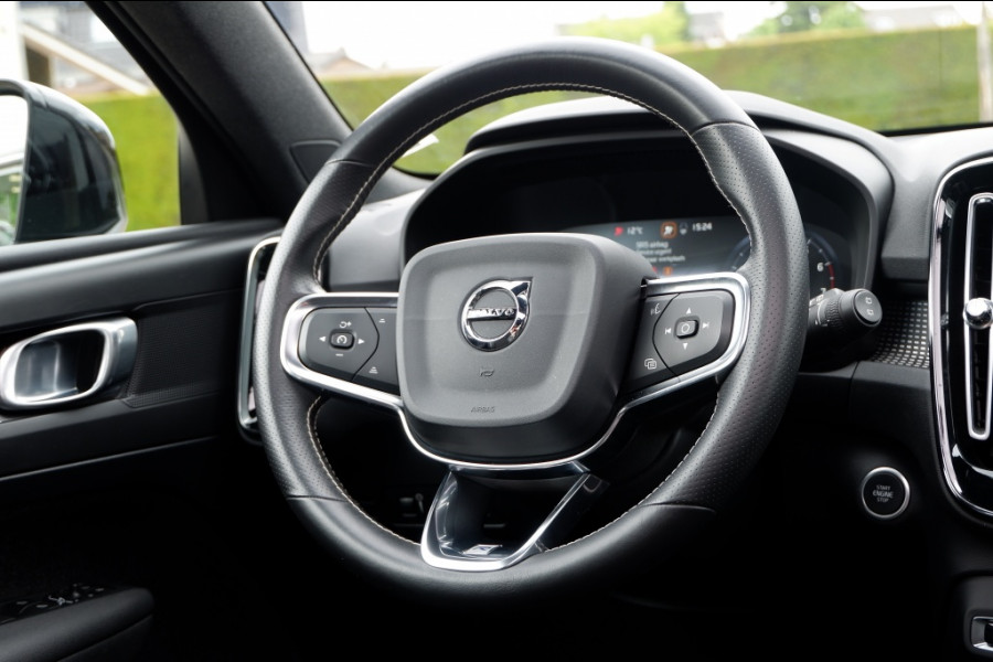 Volvo XC40 2.0 T4 AWD R-disign / INCL. 12 mnd BOVAG / Schuif-kantel dak