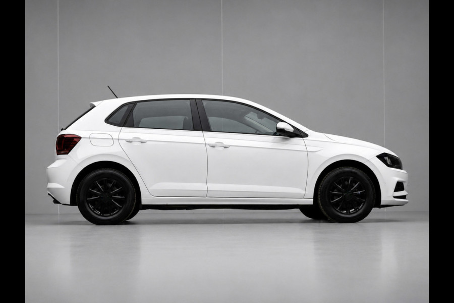 Volkswagen Polo 1.0 Comfortline Sport (BLACK AND WHITE EDITON,LED,AIRCO,BLUETOOTH,SPORTSTOELEN,NETTE STAAT,NIEUWE APK)