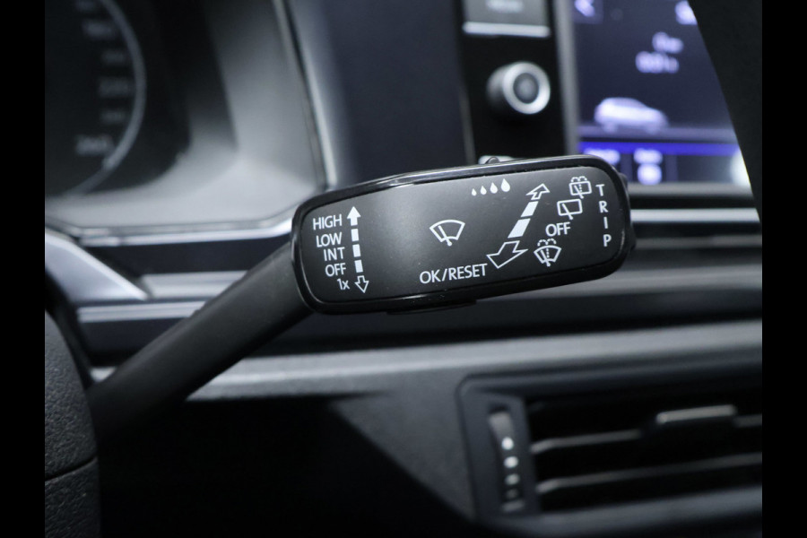Volkswagen Polo 1.0 Comfortline Sport (BLACK AND WHITE EDITON,LED,AIRCO,BLUETOOTH,SPORTSTOELEN,NETTE STAAT,NIEUWE APK)