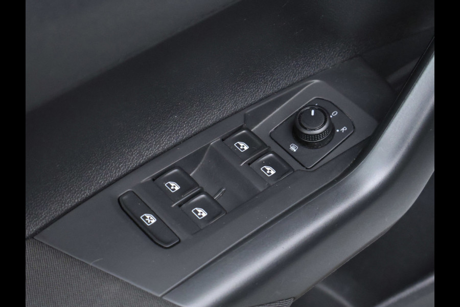 Volkswagen Polo 1.0 Comfortline Sport (BLACK AND WHITE EDITON,LED,AIRCO,BLUETOOTH,SPORTSTOELEN,NETTE STAAT,NIEUWE APK)