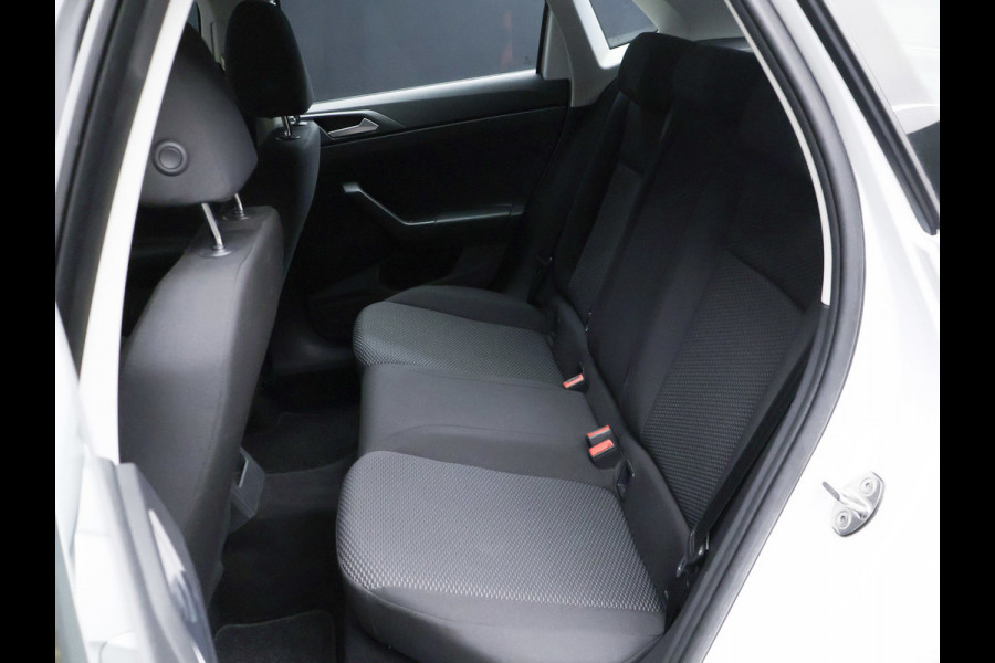 Volkswagen Polo 1.0 Comfortline Sport (BLACK AND WHITE EDITON,LED,AIRCO,BLUETOOTH,SPORTSTOELEN,NETTE STAAT,NIEUWE APK)