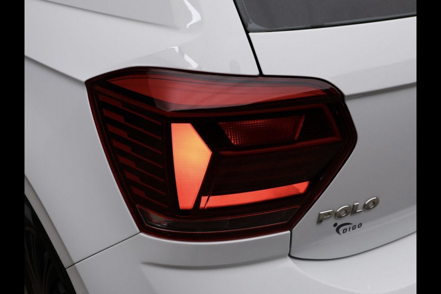 Volkswagen Polo 1.0 Comfortline Sport (BLACK AND WHITE EDITON,LED,AIRCO,BLUETOOTH,SPORTSTOELEN,NETTE STAAT,NIEUWE APK)