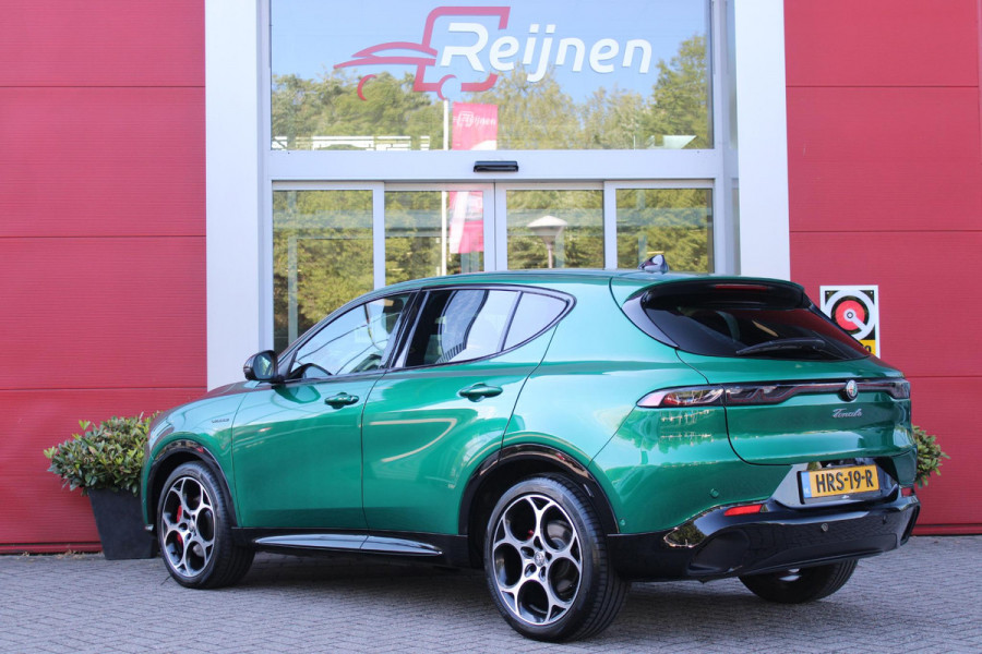 Alfa Romeo Tonale 1.5T Hybrid 160PK VELOCE | PREMIUM PACK: LEDEREN BEKLEDING/GEVENTILEERDE VOORSTOELEN/4-VOUDIG ELEKTRISCH VERSTELBARE LENDESTEUN VOORSTOELEN/ELEKTRISCH BEDIENBARE /HOOGGLANS ZWARTE RAAMOMLIJSTING/AMBIENT LIGHTING | TECHNOLOGY PACK: PARKEERWAARSCHUWING VOOR EN ACHTER/360° CAMERA/AUTOMATISCH INPARKEREN/ AUTONOMOUS DRIVING LEVEL 2: ADAPTIVE CRUISE CONTROL/LANE CENTERING ASSIST/TRAFFIC JAM ASSIST DODEHOEK DETECTIE AUTOMATISCH DIMMENDE BUITENSPIEGELS ELEKTRISCH BEDIENBARE ACHTERKLEP | WINTERPACK: STOELVERWARMING VOOR/STUURVERWARMING/VERWARMBARE RUITENSPROEIERS | 19" LICHTMET