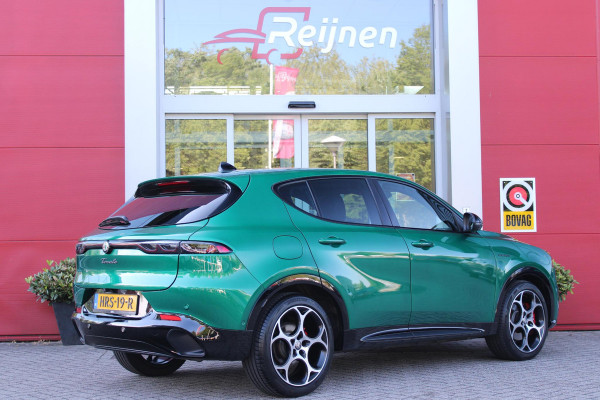 Alfa Romeo Tonale 1.5T Hybrid 160PK VELOCE | PREMIUM PACK: LEDEREN BEKLEDING/GEVENTILEERDE VOORSTOELEN/4-VOUDIG ELEKTRISCH VERSTELBARE LENDESTEUN VOORSTOELEN/ELEKTRISCH BEDIENBARE /HOOGGLANS ZWARTE RAAMOMLIJSTING/AMBIENT LIGHTING | TECHNOLOGY PACK: PARKEERWAARSCHUWING VOOR EN ACHTER/360° CAMERA/AUTOMATISCH INPARKEREN/ AUTONOMOUS DRIVING LEVEL 2: ADAPTIVE CRUISE CONTROL/LANE CENTERING ASSIST/TRAFFIC JAM ASSIST DODEHOEK DETECTIE AUTOMATISCH DIMMENDE BUITENSPIEGELS ELEKTRISCH BEDIENBARE ACHTERKLEP | WINTERPACK: STOELVERWARMING VOOR/STUURVERWARMING/VERWARMBARE RUITENSPROEIERS | 19" LICHTMET