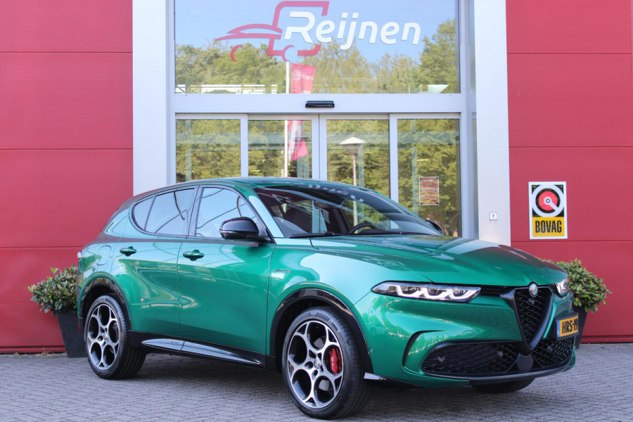 Alfa Romeo Tonale 1.5T Hybrid 160PK VELOCE | PREMIUM PACK: LEDEREN BEKLEDING/GEVENTILEERDE VOORSTOELEN/4-VOUDIG ELEKTRISCH VERSTELBARE LENDESTEUN VOORSTOELEN/ELEKTRISCH BEDIENBARE /HOOGGLANS ZWARTE RAAMOMLIJSTING/AMBIENT LIGHTING | TECHNOLOGY PACK: PARKEERWAARSCHUWING VOOR EN ACHTER/360° CAMERA/AUTOMATISCH INPARKEREN/ AUTONOMOUS DRIVING LEVEL 2: ADAPTIVE CRUISE CONTROL/LANE CENTERING ASSIST/TRAFFIC JAM ASSIST DODEHOEK DETECTIE AUTOMATISCH DIMMENDE BUITENSPIEGELS ELEKTRISCH BEDIENBARE ACHTERKLEP | WINTERPACK: STOELVERWARMING VOOR/STUURVERWARMING/VERWARMBARE RUITENSPROEIERS | 19" LICHTMET