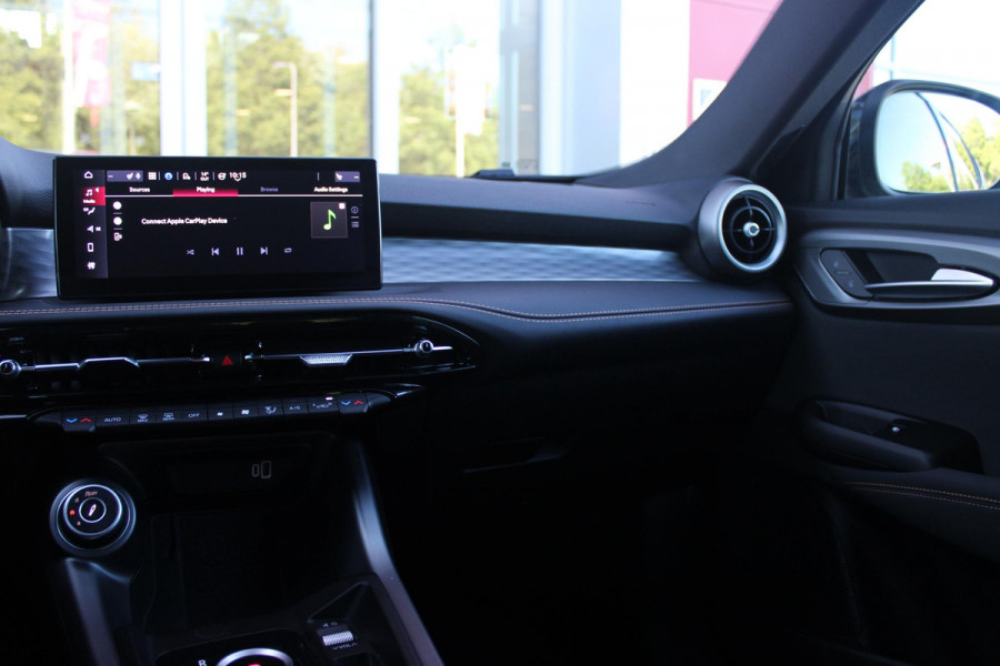 Alfa Romeo Tonale 1.5T Hybrid 160PK VELOCE | PREMIUM PACK: LEDEREN BEKLEDING/GEVENTILEERDE VOORSTOELEN/4-VOUDIG ELEKTRISCH VERSTELBARE LENDESTEUN VOORSTOELEN/ELEKTRISCH BEDIENBARE /HOOGGLANS ZWARTE RAAMOMLIJSTING/AMBIENT LIGHTING | TECHNOLOGY PACK: PARKEERWAARSCHUWING VOOR EN ACHTER/360° CAMERA/AUTOMATISCH INPARKEREN/ AUTONOMOUS DRIVING LEVEL 2: ADAPTIVE CRUISE CONTROL/LANE CENTERING ASSIST/TRAFFIC JAM ASSIST DODEHOEK DETECTIE AUTOMATISCH DIMMENDE BUITENSPIEGELS ELEKTRISCH BEDIENBARE ACHTERKLEP | WINTERPACK: STOELVERWARMING VOOR/STUURVERWARMING/VERWARMBARE RUITENSPROEIERS | 19" LICHTMET