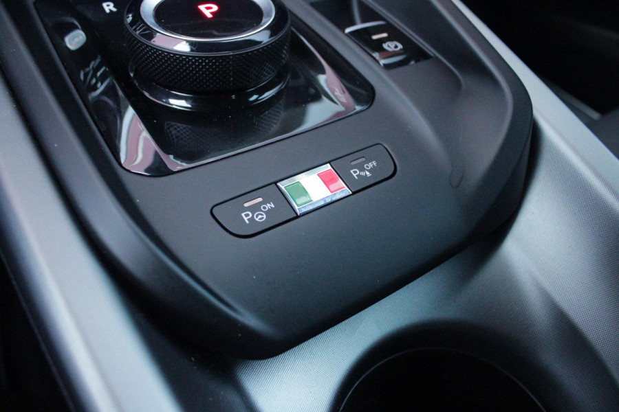 Alfa Romeo Tonale 1.5T Hybrid 160PK VELOCE | PREMIUM PACK: LEDEREN BEKLEDING/GEVENTILEERDE VOORSTOELEN/4-VOUDIG ELEKTRISCH VERSTELBARE LENDESTEUN VOORSTOELEN/ELEKTRISCH BEDIENBARE /HOOGGLANS ZWARTE RAAMOMLIJSTING/AMBIENT LIGHTING | TECHNOLOGY PACK: PARKEERWAARSCHUWING VOOR EN ACHTER/360° CAMERA/AUTOMATISCH INPARKEREN/ AUTONOMOUS DRIVING LEVEL 2: ADAPTIVE CRUISE CONTROL/LANE CENTERING ASSIST/TRAFFIC JAM ASSIST DODEHOEK DETECTIE AUTOMATISCH DIMMENDE BUITENSPIEGELS ELEKTRISCH BEDIENBARE ACHTERKLEP | WINTERPACK: STOELVERWARMING VOOR/STUURVERWARMING/VERWARMBARE RUITENSPROEIERS | 19" LICHTMET
