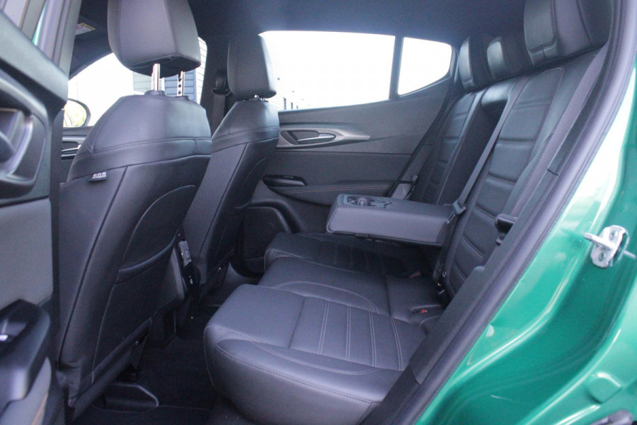 Alfa Romeo Tonale 1.5T Hybrid 160PK VELOCE | PREMIUM PACK: LEDEREN BEKLEDING/GEVENTILEERDE VOORSTOELEN/4-VOUDIG ELEKTRISCH VERSTELBARE LENDESTEUN VOORSTOELEN/ELEKTRISCH BEDIENBARE /HOOGGLANS ZWARTE RAAMOMLIJSTING/AMBIENT LIGHTING | TECHNOLOGY PACK: PARKEERWAARSCHUWING VOOR EN ACHTER/360° CAMERA/AUTOMATISCH INPARKEREN/ AUTONOMOUS DRIVING LEVEL 2: ADAPTIVE CRUISE CONTROL/LANE CENTERING ASSIST/TRAFFIC JAM ASSIST DODEHOEK DETECTIE AUTOMATISCH DIMMENDE BUITENSPIEGELS ELEKTRISCH BEDIENBARE ACHTERKLEP | WINTERPACK: STOELVERWARMING VOOR/STUURVERWARMING/VERWARMBARE RUITENSPROEIERS | 19" LICHTMET