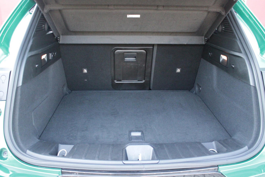 Alfa Romeo Tonale 1.5T Hybrid 160PK VELOCE | PREMIUM PACK: LEDEREN BEKLEDING/GEVENTILEERDE VOORSTOELEN/4-VOUDIG ELEKTRISCH VERSTELBARE LENDESTEUN VOORSTOELEN/ELEKTRISCH BEDIENBARE /HOOGGLANS ZWARTE RAAMOMLIJSTING/AMBIENT LIGHTING | TECHNOLOGY PACK: PARKEERWAARSCHUWING VOOR EN ACHTER/360° CAMERA/AUTOMATISCH INPARKEREN/ AUTONOMOUS DRIVING LEVEL 2: ADAPTIVE CRUISE CONTROL/LANE CENTERING ASSIST/TRAFFIC JAM ASSIST DODEHOEK DETECTIE AUTOMATISCH DIMMENDE BUITENSPIEGELS ELEKTRISCH BEDIENBARE ACHTERKLEP | WINTERPACK: STOELVERWARMING VOOR/STUURVERWARMING/VERWARMBARE RUITENSPROEIERS | 19" LICHTMET