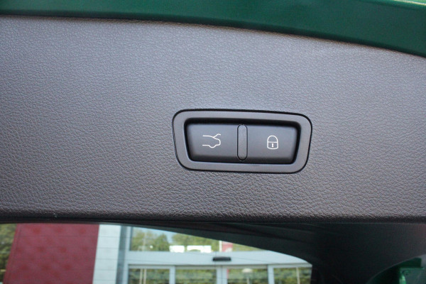 Alfa Romeo Tonale 1.5T Hybrid 160PK VELOCE | PREMIUM PACK: LEDEREN BEKLEDING/GEVENTILEERDE VOORSTOELEN/4-VOUDIG ELEKTRISCH VERSTELBARE LENDESTEUN VOORSTOELEN/ELEKTRISCH BEDIENBARE /HOOGGLANS ZWARTE RAAMOMLIJSTING/AMBIENT LIGHTING | TECHNOLOGY PACK: PARKEERWAARSCHUWING VOOR EN ACHTER/360° CAMERA/AUTOMATISCH INPARKEREN/ AUTONOMOUS DRIVING LEVEL 2: ADAPTIVE CRUISE CONTROL/LANE CENTERING ASSIST/TRAFFIC JAM ASSIST DODEHOEK DETECTIE AUTOMATISCH DIMMENDE BUITENSPIEGELS ELEKTRISCH BEDIENBARE ACHTERKLEP | WINTERPACK: STOELVERWARMING VOOR/STUURVERWARMING/VERWARMBARE RUITENSPROEIERS | 19" LICHTMET
