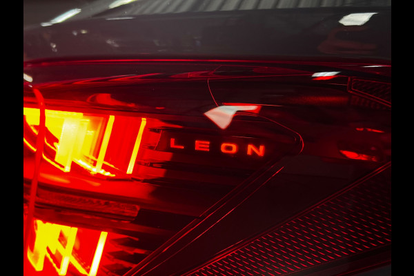 CUPRA Leon 1.5 eTSI VZ Performance PANO|TREKHAAK|SENNHEISER|AMBIENT|ACC|19 INCH