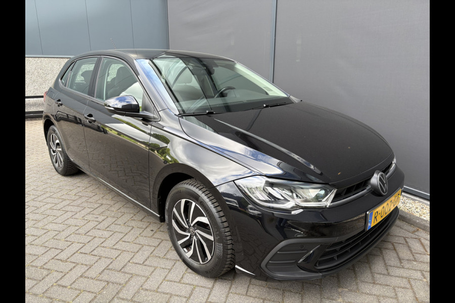 Volkswagen Polo 1.0 TSI Life Airco -  Apple carplay - Navigatie - Cruise control - Bluetooth - Led verlichting - Licht metalen velgen 15 inch - Radio - Stuur multifunctioneel - Elektrische ramen - Start/stop systeem - Stuur leder
