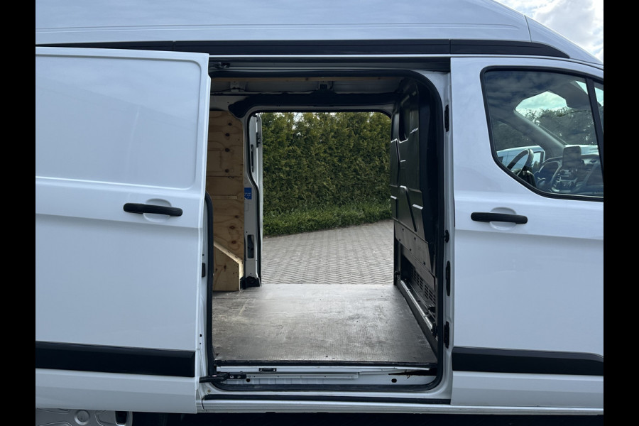 Ford Transit Custom 2.0 TDCI 130 PK AUTOMAAT / L1H2 / 1e EIG. / TREKHAAK / CAMERA / AIRCO / CRUISE / CARPLAY