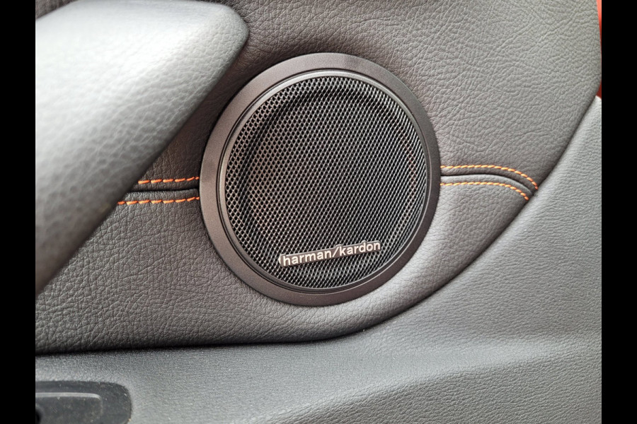 BMW X1 XDrive25e Pano, HUD, Cam, Trekhaak, Keyless (Sunset Orange Metallic)