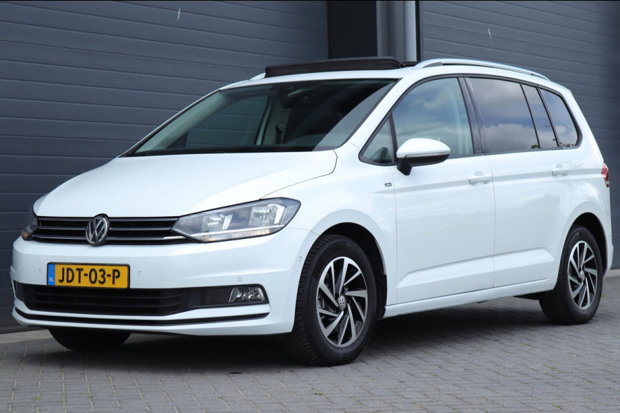 Volkswagen Touran 1.5 TSI 7 persoons / DSG automaat / Pano / Carplay