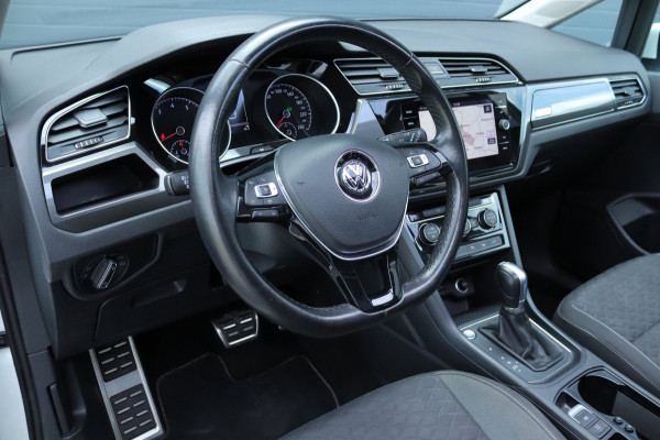 Volkswagen Touran 1.5 TSI 7 persoons / DSG automaat / Pano / Carplay