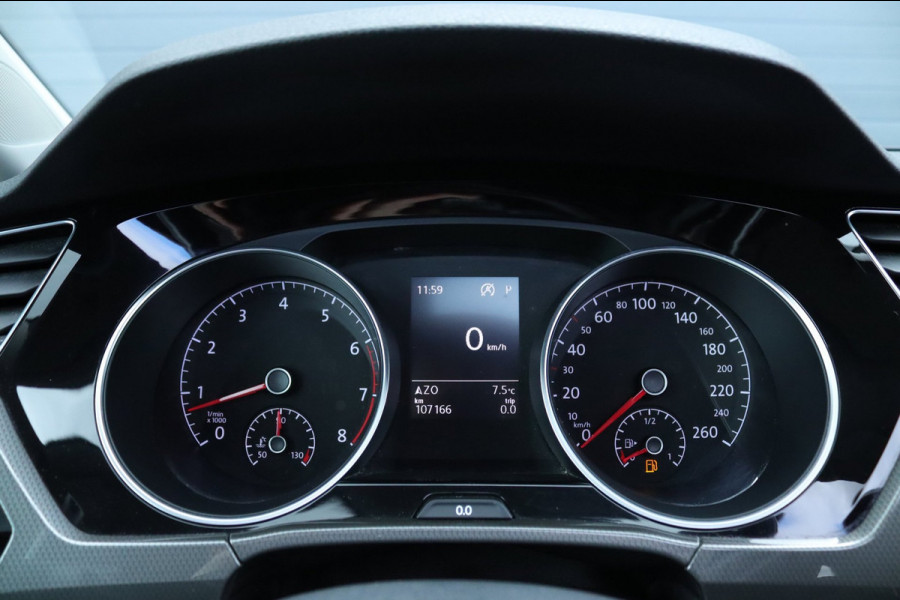 Volkswagen Touran 1.5 TSI 7 persoons / DSG automaat / Pano / Carplay