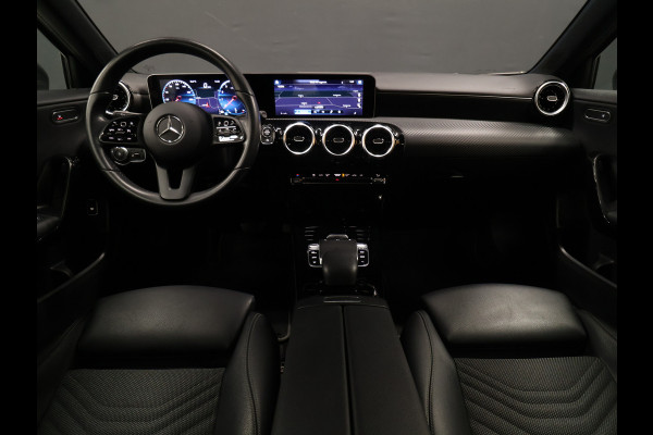 Mercedes-Benz A-Klasse 200 Business Solution [APPLE CARPLAY, ANDROID, STOELVERWARMING, CAMERA, PDC 360, DIGITAL DASH, CRUISE CONTROL, CLIMATE CONTROL, NIEUWSTAAT]