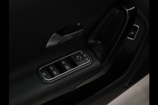 Mercedes-Benz A-Klasse 200 Business Solution [APPLE CARPLAY, ANDROID, STOELVERWARMING, CAMERA, PDC 360, DIGITAL DASH, CRUISE CONTROL, CLIMATE CONTROL, NIEUWSTAAT]