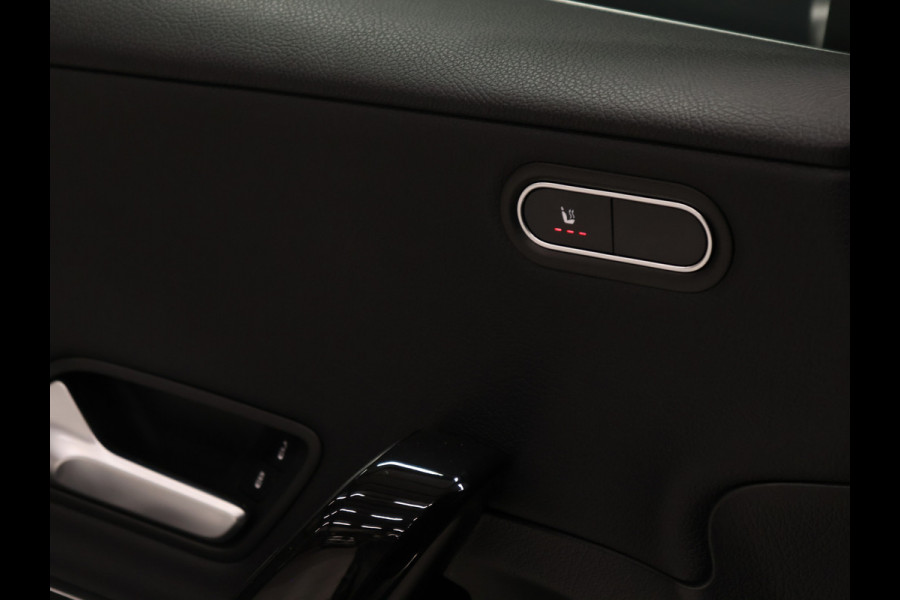Mercedes-Benz A-Klasse 200 Business Solution [APPLE CARPLAY, ANDROID, STOELVERWARMING, CAMERA, PDC 360, DIGITAL DASH, CRUISE CONTROL, CLIMATE CONTROL, NIEUWSTAAT]