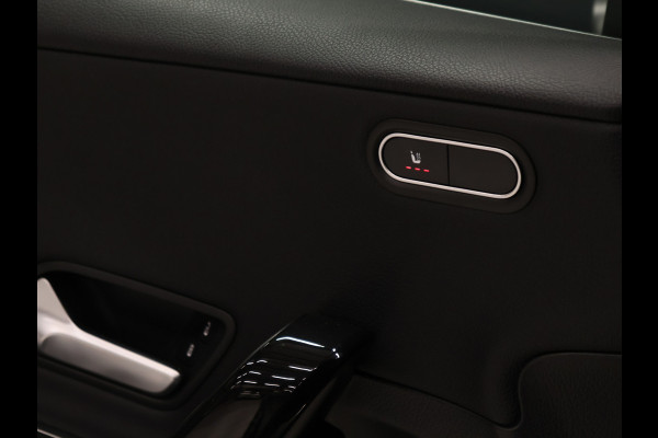 Mercedes-Benz A-Klasse 200 Business Solution [APPLE CARPLAY, ANDROID, STOELVERWARMING, CAMERA, PDC 360, DIGITAL DASH, CRUISE CONTROL, CLIMATE CONTROL, NIEUWSTAAT]