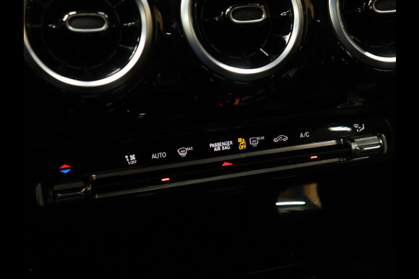 Mercedes-Benz A-Klasse 200 Business Solution [APPLE CARPLAY, ANDROID, STOELVERWARMING, CAMERA, PDC 360, DIGITAL DASH, CRUISE CONTROL, CLIMATE CONTROL, NIEUWSTAAT]