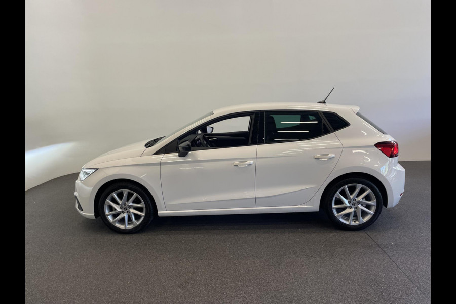 Seat Ibiza 1.0 110pk TSI DSG FR | DEMO ! | Climate control Cruise control LED Voorstoelen verwarmd Parkeersensoren Navigatie Apple Carplay/ Android Auto