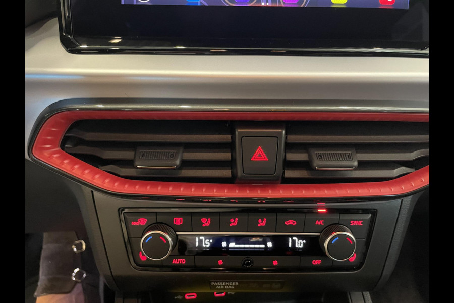 Seat Ibiza 1.0 110pk TSI DSG FR | DEMO ! | Climate control Cruise control LED Voorstoelen verwarmd Parkeersensoren Navigatie Apple Carplay/ Android Auto