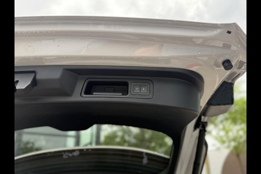 BYD SEAL U 1.5 DM-i FWD Boost NIEUWE AUTO UIT VOORRAAD LEVERBAAR | 6 JAAR GARANTIE T/M 02-2032 | ALL-IN PRIJS | BTW VERREKENBAAR | FULL OPTION | PANODAK | ELEKTRISCHE STOELEN | ELEKTRISCHE ACHTERKLEP | BOUNDLESS CLOUD