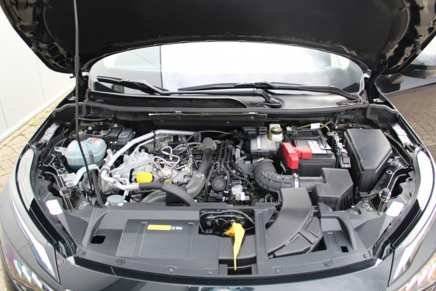 Nissan QASHQAI 1.3-158pk MHEV Xtronic N-Connecta AUTOMAAT ! Gun u het comfort en gemak van deze prachtige automaat ! Navigatie, Cruise Cntrl, Autm. airco dual, Camera, Dodehoek assist, Winter Pack, All Season banden, Digitaal dashboard, LED verlichting etc.