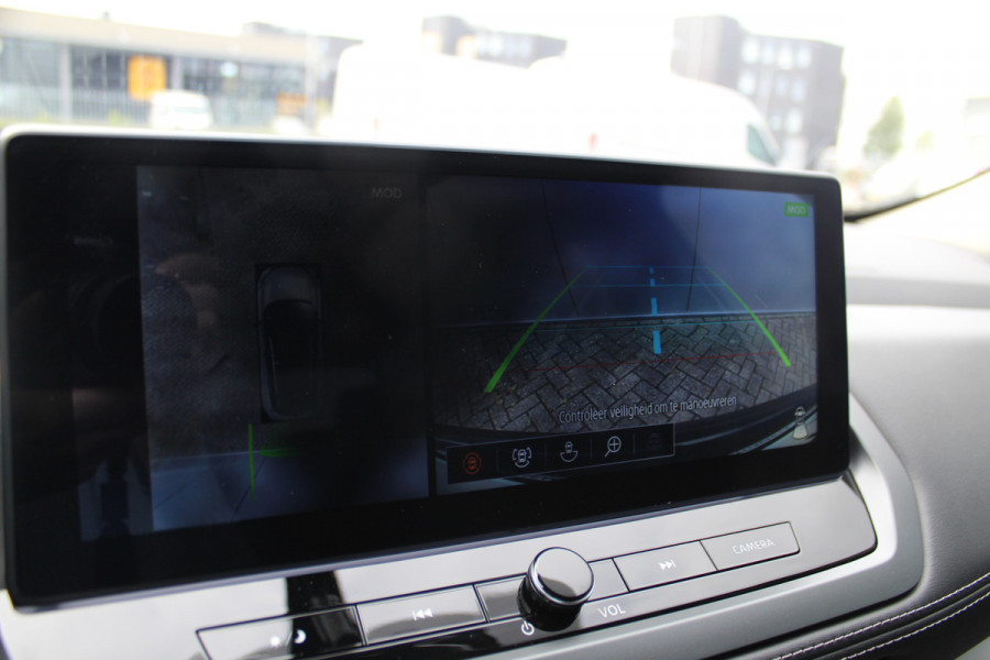 Nissan QASHQAI 1.3-158pk MHEV Xtronic N-Connecta AUTOMAAT ! Gun u het comfort en gemak van deze prachtige automaat ! Navigatie, Cruise Cntrl, Autm. airco dual, Camera, Dodehoek assist, Winter Pack, All Season banden, Digitaal dashboard, LED verlichting etc.