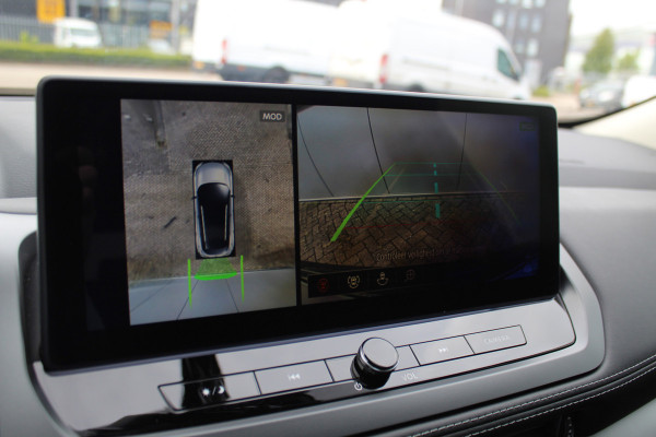 Nissan QASHQAI 1.3-158pk MHEV Xtronic N-Connecta AUTOMAAT ! Gun u het comfort en gemak van deze prachtige automaat ! Navigatie, Cruise Cntrl, Autm. airco dual, Camera, Dodehoek assist, Winter Pack, All Season banden, Digitaal dashboard, LED verlichting etc.