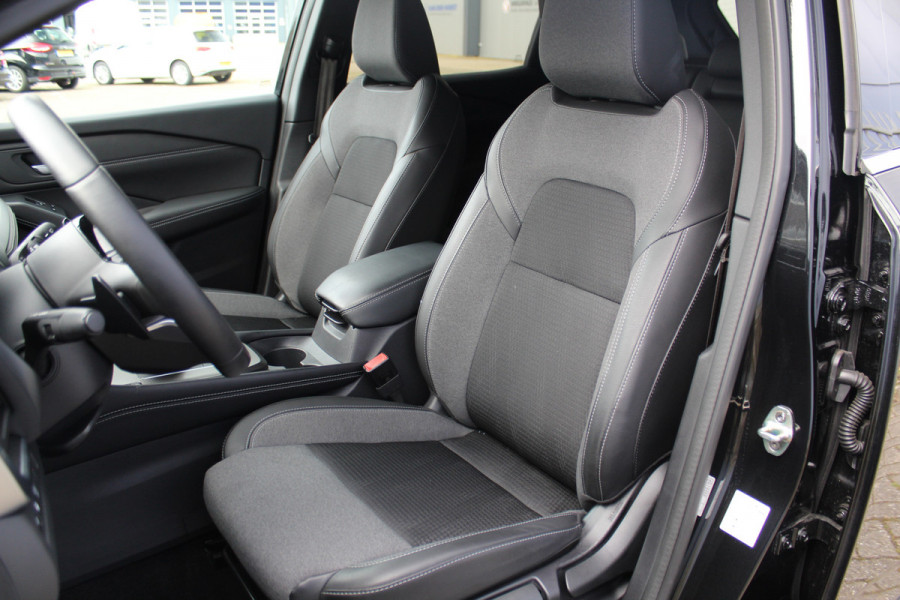 Nissan QASHQAI 1.3-158pk MHEV Xtronic N-Connecta AUTOMAAT ! Gun u het comfort en gemak van deze prachtige automaat ! Navigatie, Cruise Cntrl, Autm. airco dual, Camera, Dodehoek assist, Winter Pack, All Season banden, Digitaal dashboard, LED verlichting etc.