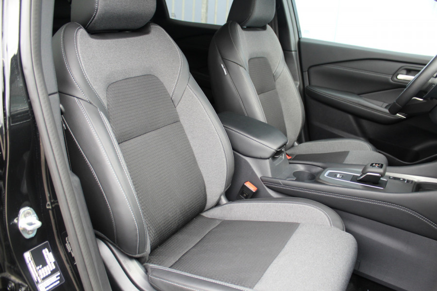 Nissan QASHQAI 1.3-158pk MHEV Xtronic N-Connecta AUTOMAAT ! Gun u het comfort en gemak van deze prachtige automaat ! Navigatie, Cruise Cntrl, Autm. airco dual, Camera, Dodehoek assist, Winter Pack, All Season banden, Digitaal dashboard, LED verlichting etc.